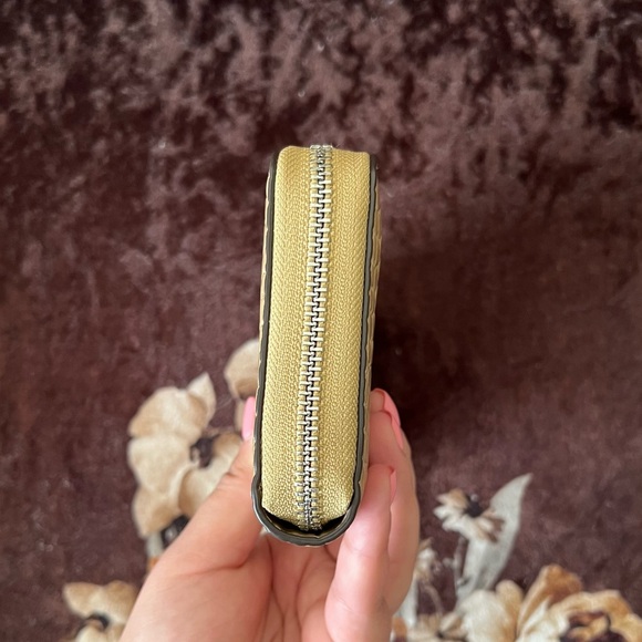 MICHAEL KORS Leather Camel Crocodile Embossed Continental Wristlet Wallet NWT - Picture 5 of 15